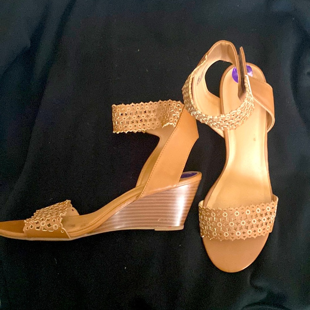 Brown xoxo wedge sandals
